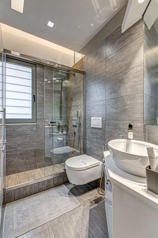 Deluxe & Modern Apartment In เอเธนส์ ภายนอก รูปภาพ